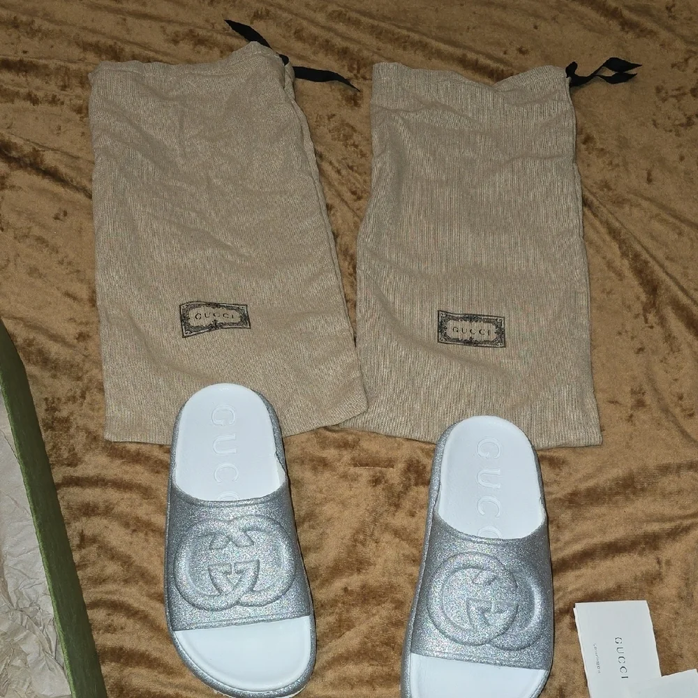 Gucci Glitter RubnerSandals with Embossed GG Logo Size 36(6) Womans - Picture 10 of 11